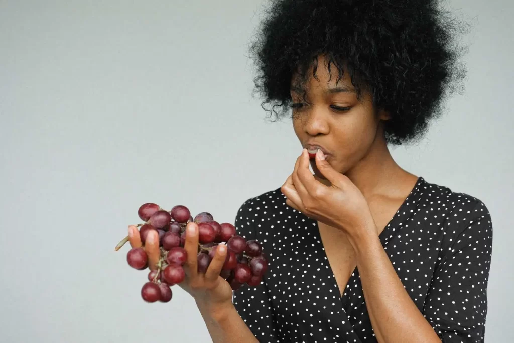12 health benefits of eating grapes